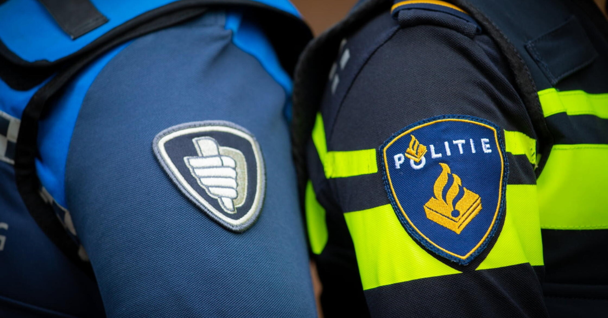 Boa en politie | Foto: Hennie Joesten